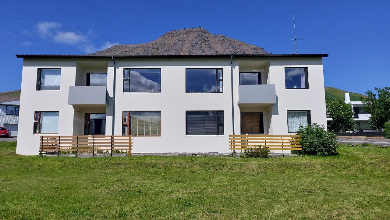 Apartment With Amazing Mountain View Bolungarvík المظهر الخارجي الصورة